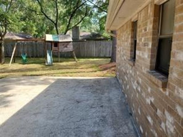 4051 Sherwood Street E, Houston, TX 77339