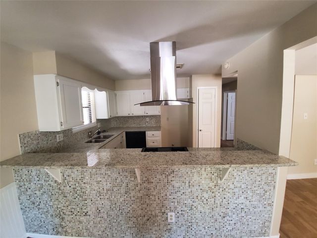 4051 Sherwood Street E, Houston, TX 77339