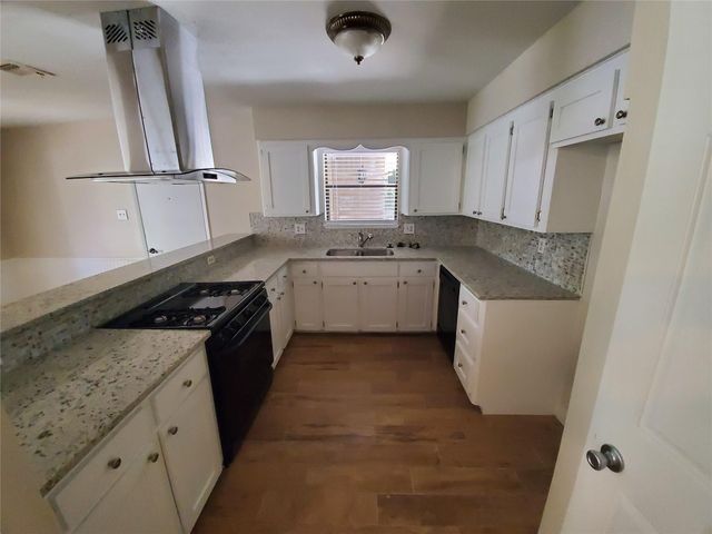 4051 Sherwood Street E, Houston, TX 77339