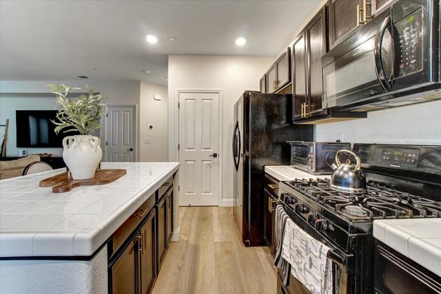 1328 Altaparke Ave, Sacramento, CA 95834