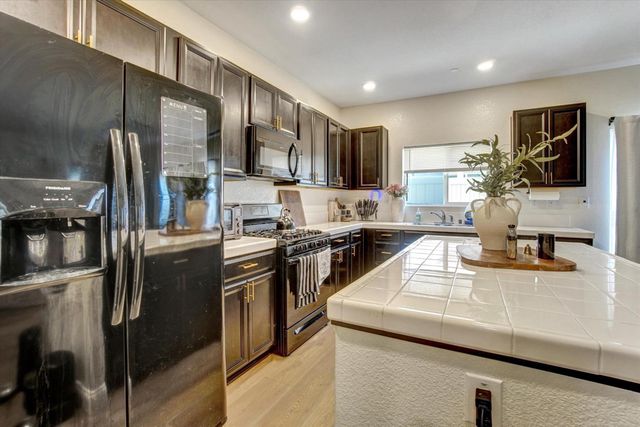 1328 Altaparke Ave, Sacramento, CA 95834
