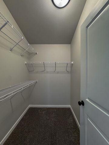 1123 Jill Drive W, West Fargo, ND 58078