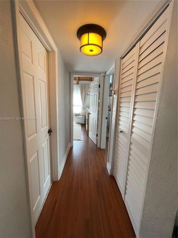 15824 SW 90th Ct, Palmetto Bay, FL 33157
