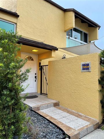 15824 SW 90th Ct, Palmetto Bay, FL 33157