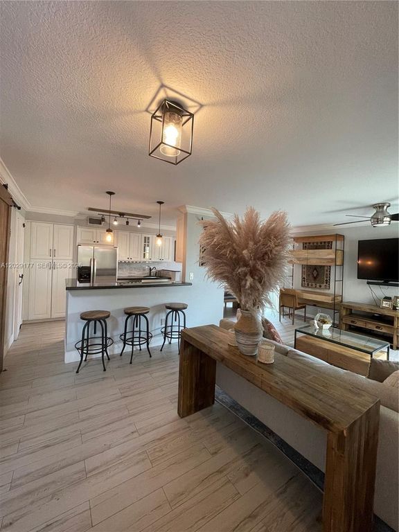 15824 SW 90th Ct, Palmetto Bay, FL 33157