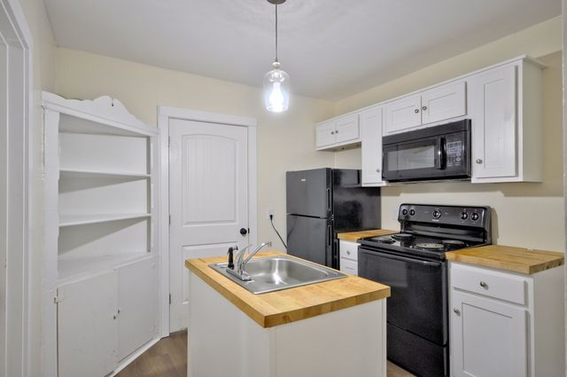 610 Greenwood Ave Apt A, Clarksville, TN 37040
