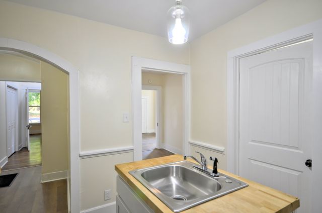610 Greenwood Ave Apt A, Clarksville, TN 37040