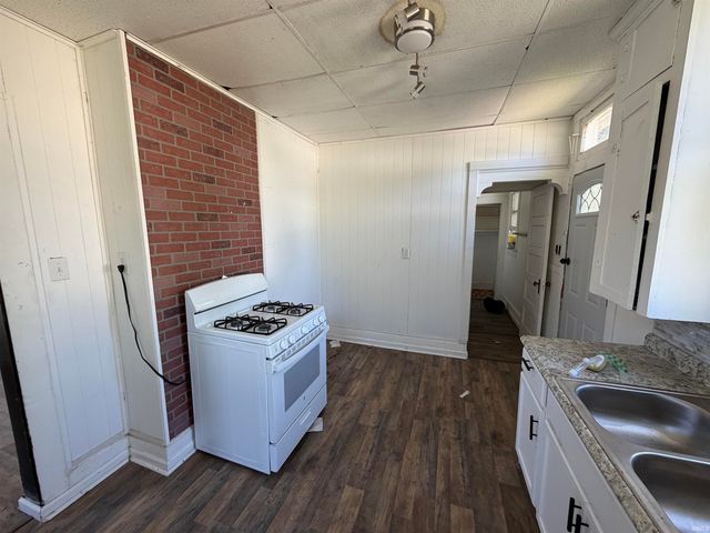 830 Madison Avenue, Evansville, IN 47715