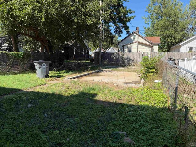 830 Madison Avenue, Evansville, IN 47715