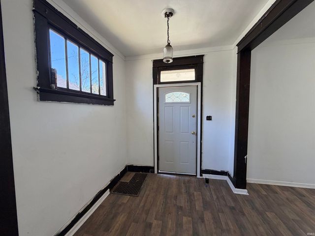 830 Madison Avenue, Evansville, IN 47715