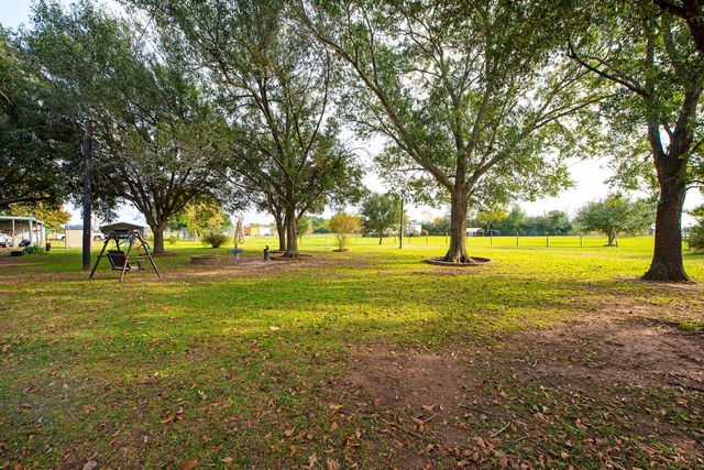 22234 Fields Store Road, Waller, TX 77484