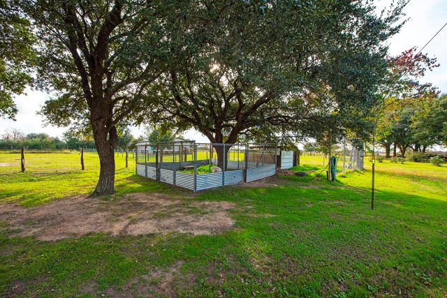 22234 Fields Store Road, Waller, TX 77484