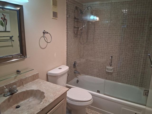 1200 St Charles Place L19, Pembroke Pines, FL 33026