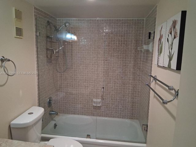 1200 St Charles Place L19, Pembroke Pines, FL 33026