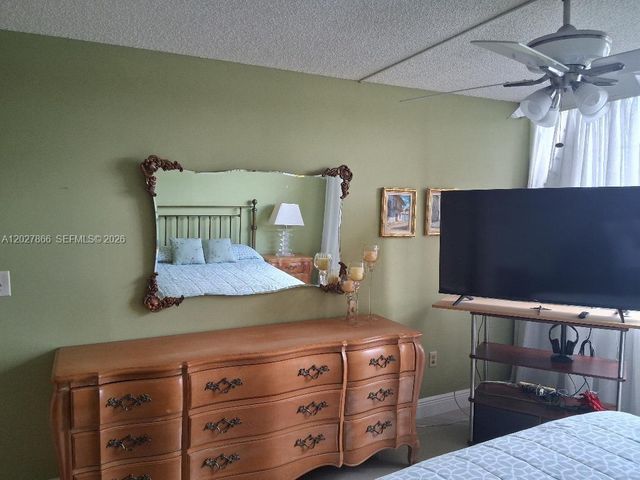 1200 St Charles Place L19, Pembroke Pines, FL 33026