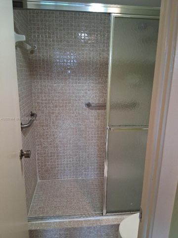 1200 St Charles Place L19, Pembroke Pines, FL 33026