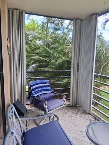 1200 St Charles Place L19, Pembroke Pines, FL 33026