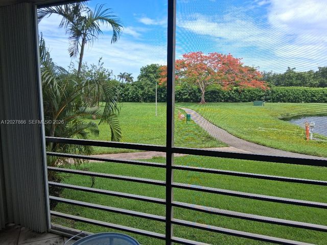 1200 St Charles Place L19, Pembroke Pines, FL 33026