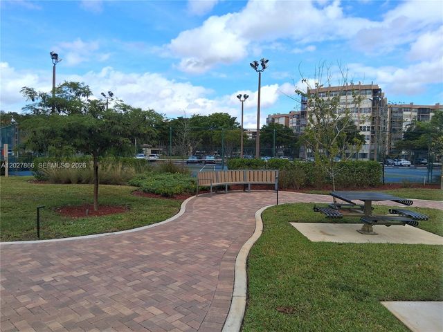 1200 St Charles Place L19, Pembroke Pines, FL 33026