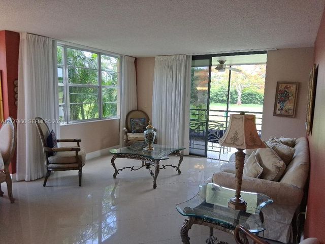 1200 St Charles Place L19, Pembroke Pines, FL 33026