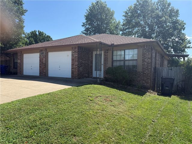 5805 Samantha Street, Fayetteville, AR 72704
