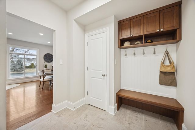 6837 Fieldstone Drive, Burr Ridge, IL 60527