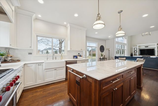 6837 Fieldstone Drive, Burr Ridge, IL 60527