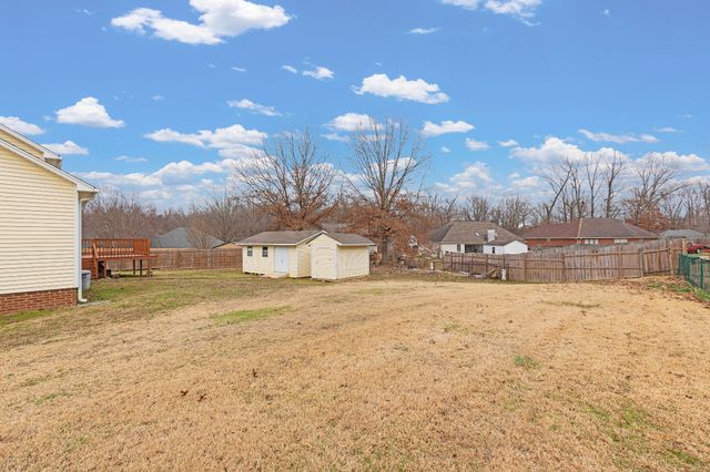 62 River Chase Dr, Jackson, TN 38305