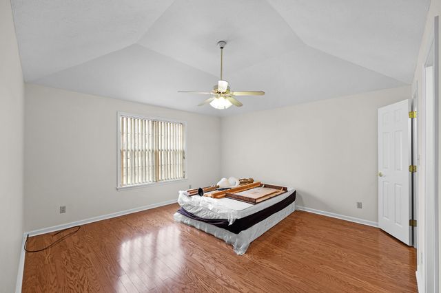 62 River Chase Dr, Jackson, TN 38305