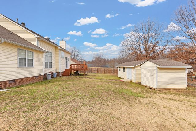 62 River Chase Dr, Jackson, TN 38305