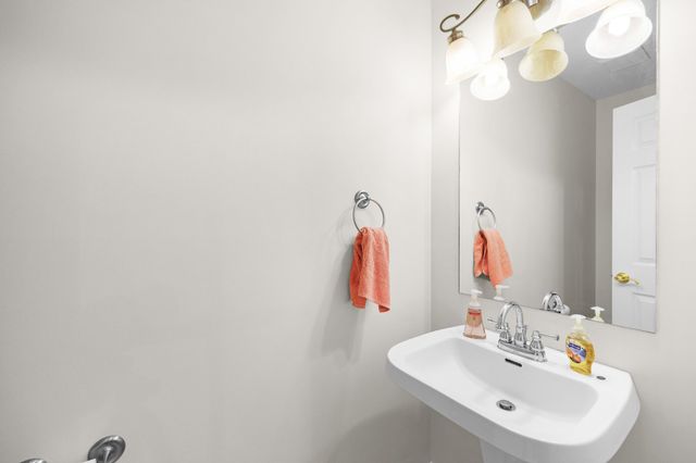 62 River Chase Dr, Jackson, TN 38305