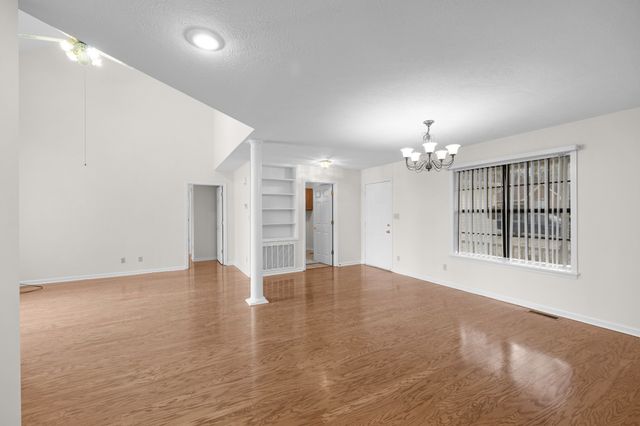 62 River Chase Dr, Jackson, TN 38305