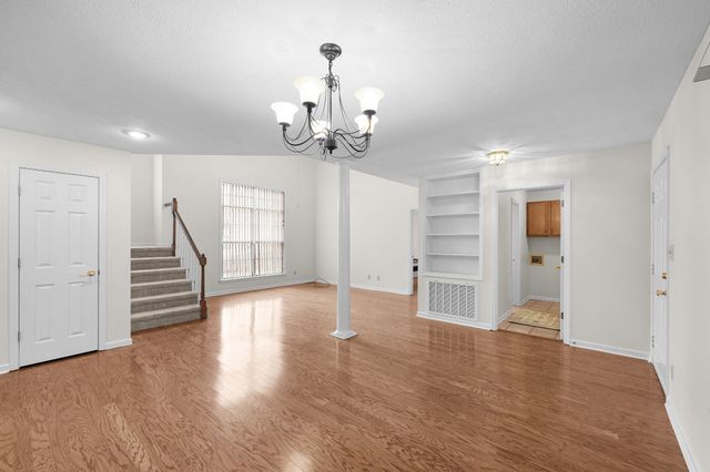 62 River Chase Dr, Jackson, TN 38305