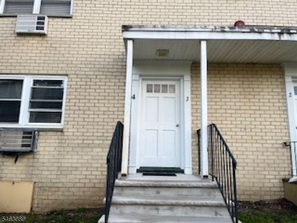 406 Cranbury Rd Apt 3 3, East Brunswick Twp., NJ 08816 — exterior