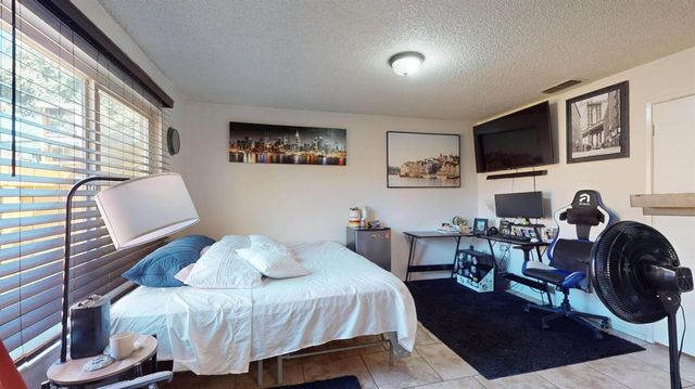 4005 Honey Creek Rd, Modesto, CA 95356