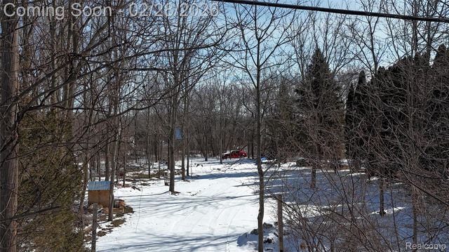 6106 E River Road, Flint Charter Township, MI 48433