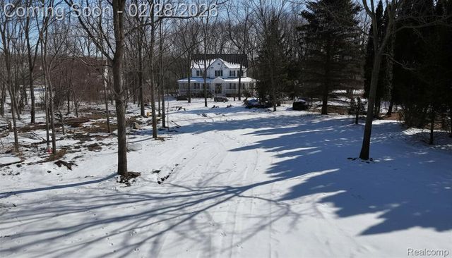 6106 E River Road, Flint Charter Township, MI 48433