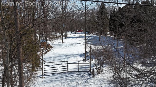 6106 E River Road, Flint Charter Township, MI 48433