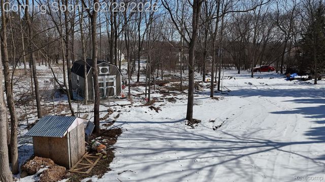 6106 E River Road, Flint Charter Township, MI 48433