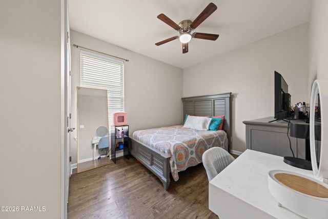 339 Forest Grove Drive, Youngsville, LA 70592