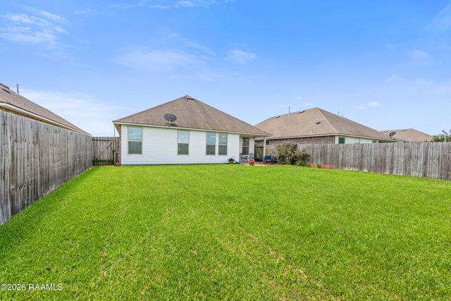 339 Forest Grove Drive, Youngsville, LA 70592