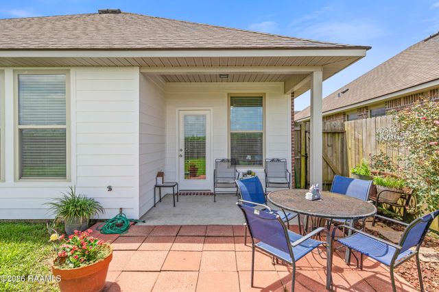 339 Forest Grove Drive, Youngsville, LA 70592