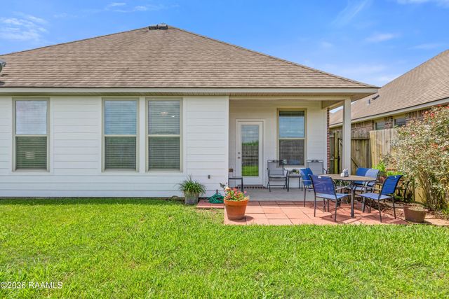 339 Forest Grove Drive, Youngsville, LA 70592