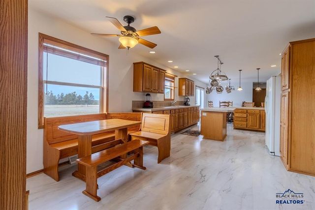 11981 MOUNTAIN LION LN, Hot Springs, SD 57747