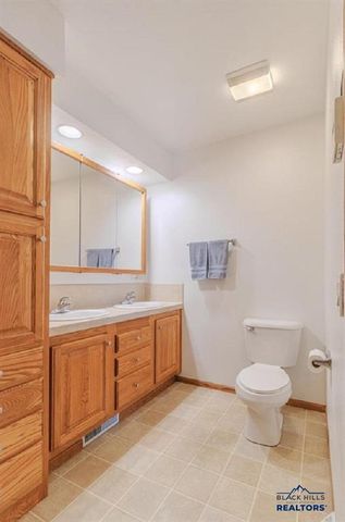 11981 MOUNTAIN LION LN, Hot Springs, SD 57747