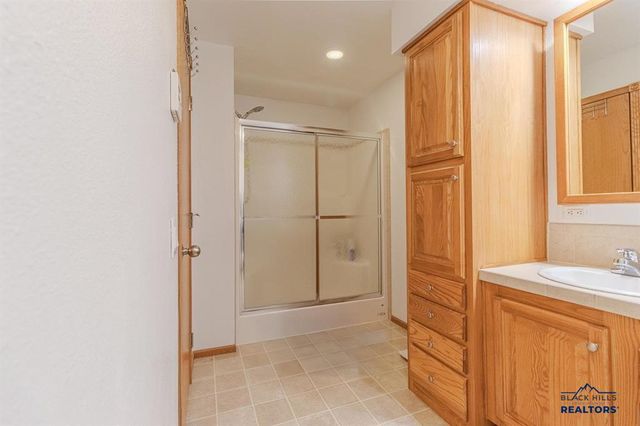 11981 MOUNTAIN LION LN, Hot Springs, SD 57747
