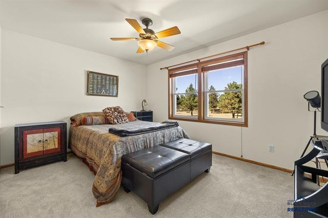 11981 MOUNTAIN LION LN, Hot Springs, SD 57747