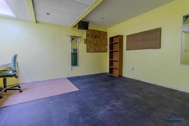 11981 MOUNTAIN LION LN, Hot Springs, SD 57747