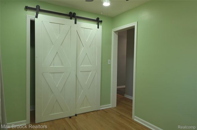 23645 W Newell Circle, Farmington, MI 48336