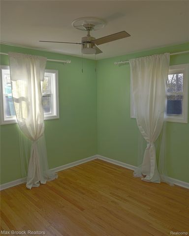 23645 W Newell Circle, Farmington, MI 48336